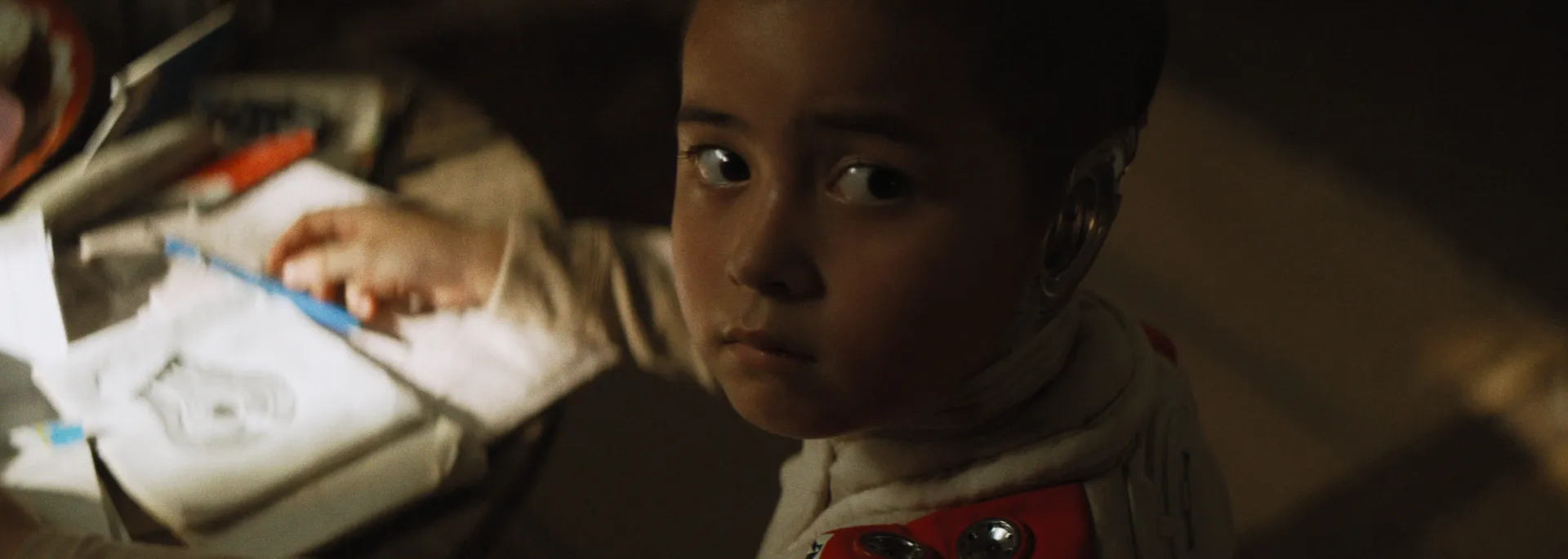 phim-moi-cua-ngo-thanh-van-dat-ra-cau-hoi-ve-nhan-tinh-trong-boi-canh-ai-thong-tri-4