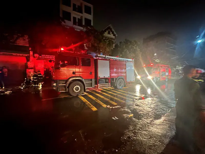 hoa-hoan-o-tiem-ban-xe-may-dien-luc-nua-dem-3-nguoi-trong-mot-gia-dinh-khong-qua-khoi-2