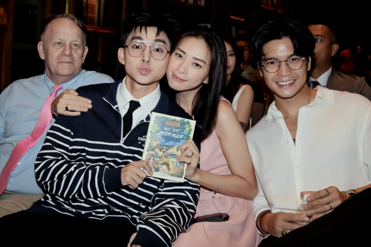 jun-pham-nhac-den-nguoi-bo-da-mat-trong-buoi-ra-mat-sach-du-sao-thi-toi-van-hanh-phuc-6