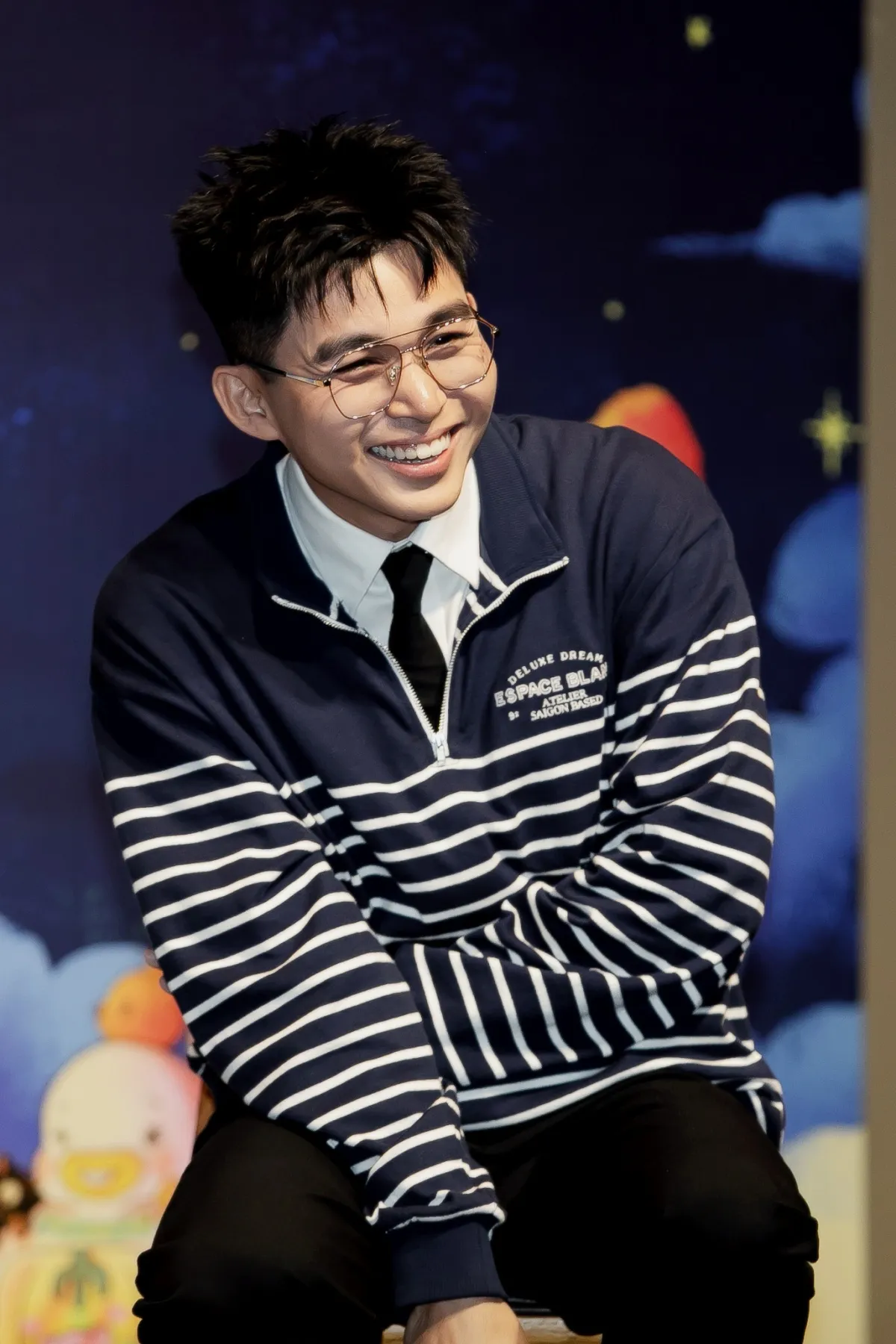 jun-pham-nhac-den-nguoi-bo-da-mat-trong-buoi-ra-mat-sach-du-sao-thi-toi-van-hanh-phuc-9