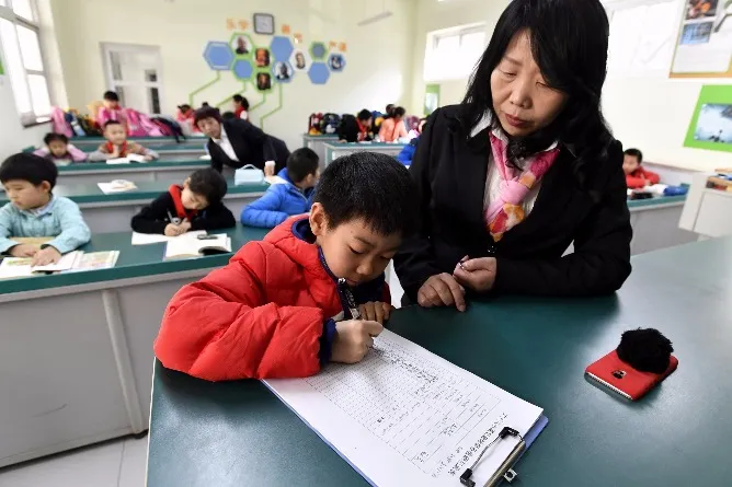 bai-toan-lop-1-dai-bang-va-ga-con-71212-nhung-bi-co-giao-gach-bo-cang-nghe-giai-thich-cang-hoang-mang-2