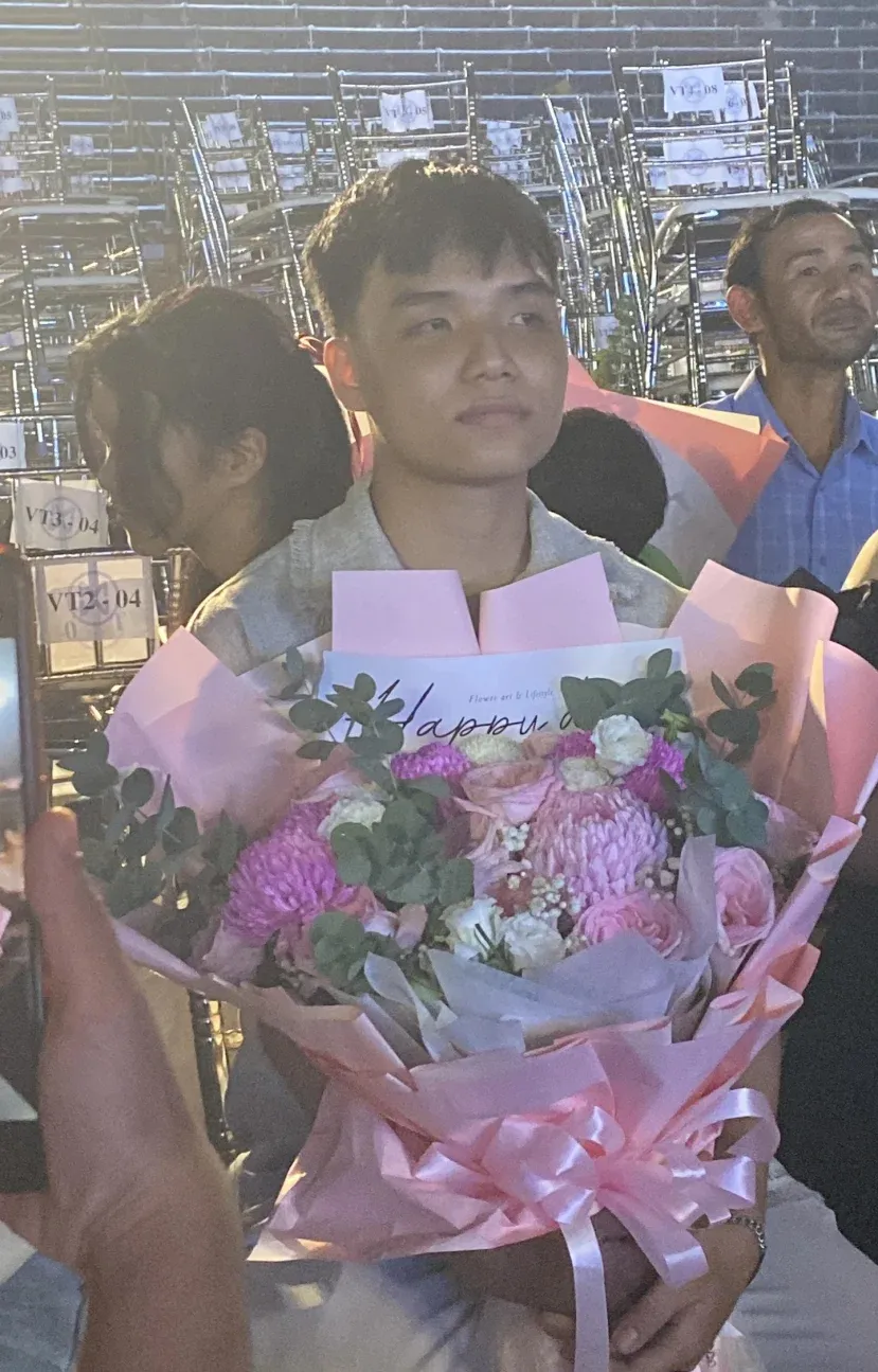 tan-hoa-hau-miss-world-vietnam-la-hoa-hau-dau-tien-cong-khai-dieu-nay-khien-bgk-canh-bao-soc-nhat-dem-chung-ket-4