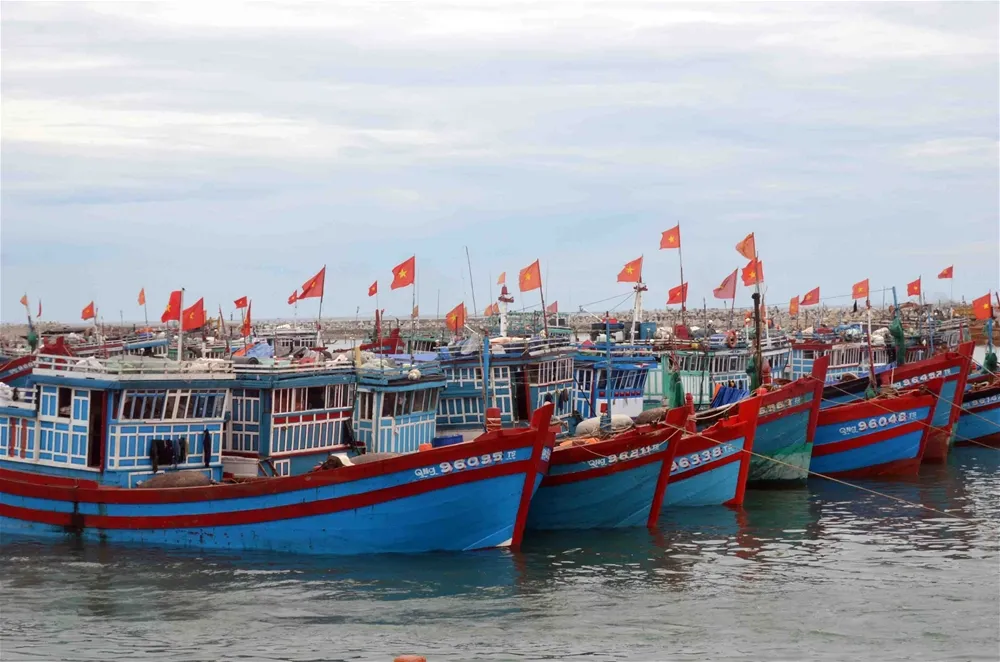 bao-so-2-doksuri-manh-len-tung-ngay-nguy-co-thanh-sieu-bao-dau-tien-nam-2023-ban-chi-dao-ra-cong-van-khan-7