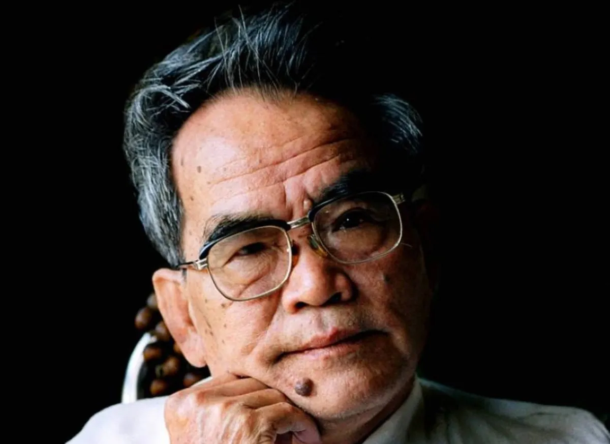 nha-van-hoang-phu-ngoc-tuong-qua-doi-sau-1-thang-vo-mat-
