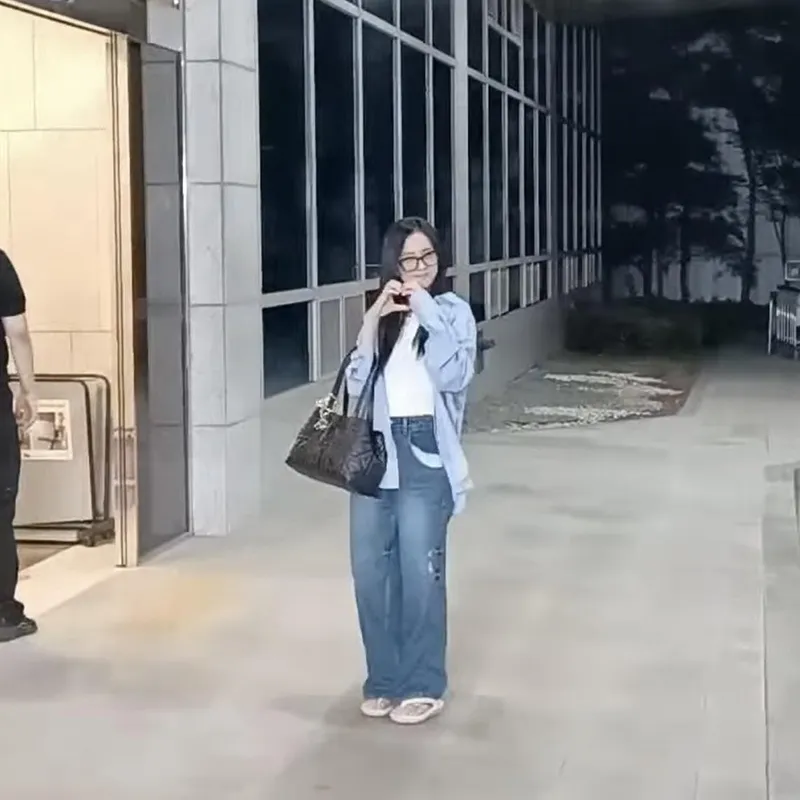 blackpink-do-bo-san-bay-incheon-chuan-bi-khoi-hanh-sang-viet-nam-2