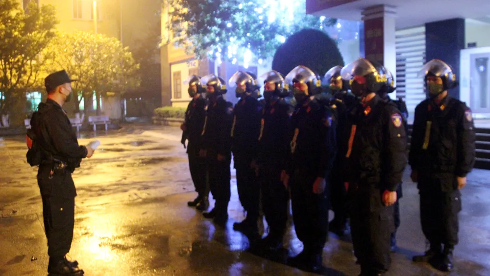 canh-sat-co-dong-tuan-tra-luc-may-gio-nguoi-pham-10-loi-nay-can-than-bi-phat-3