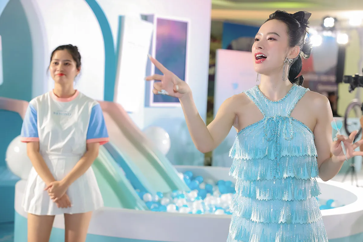 ANGELA PHƯƠNG TRINH