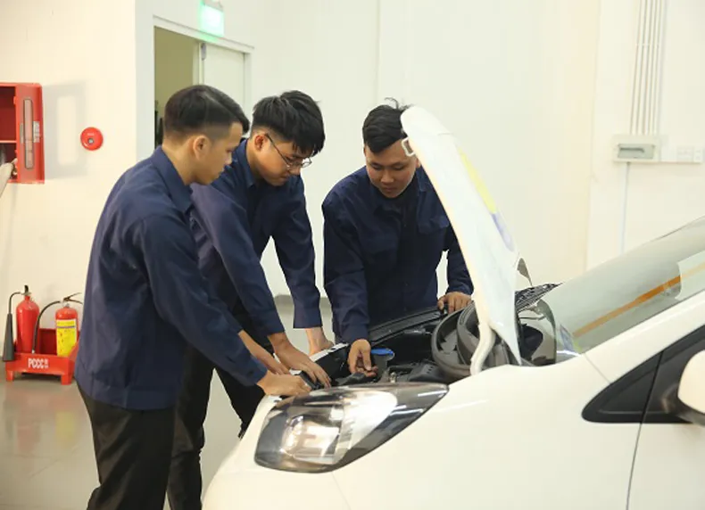 mot-nganh-hoc-o-viet-nam-thu-nhap-len-den-65-trieu-con-chua-ra-truong-da-duoc-san-don-4