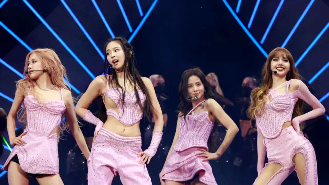 sau-2-ngay-concert-blackpink-du-lich-ha-noi-thu-ve-bao-nhieu-tien-5