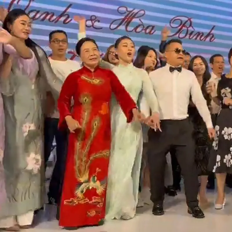 me-chong-cua-phuong-oanh-song-hien-dai-o-tuoi-u80-thuong-con-dau-chiu-tieng-oan-nguoi-thu-3-4