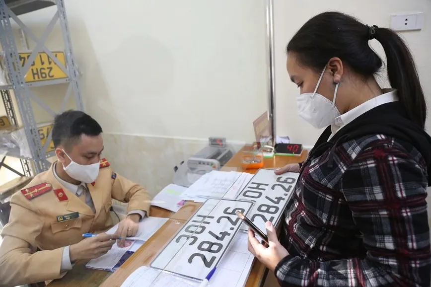 tu-ngay-158-dang-ky-bien-so-dinh-danh-o-noi-thuong-tru-hay-tam-tru-lam-thu-tuc-online-the-nao-1