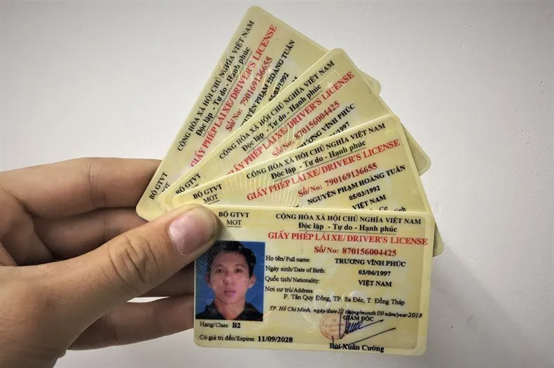 bo-de-xuat-phan-hang-giay-phep-lai-xe-them-du-thao-moi-ve-tuoi-lai-xe-bao-nhieu-tuoi-duoc-dieu-khien-xe-may-2