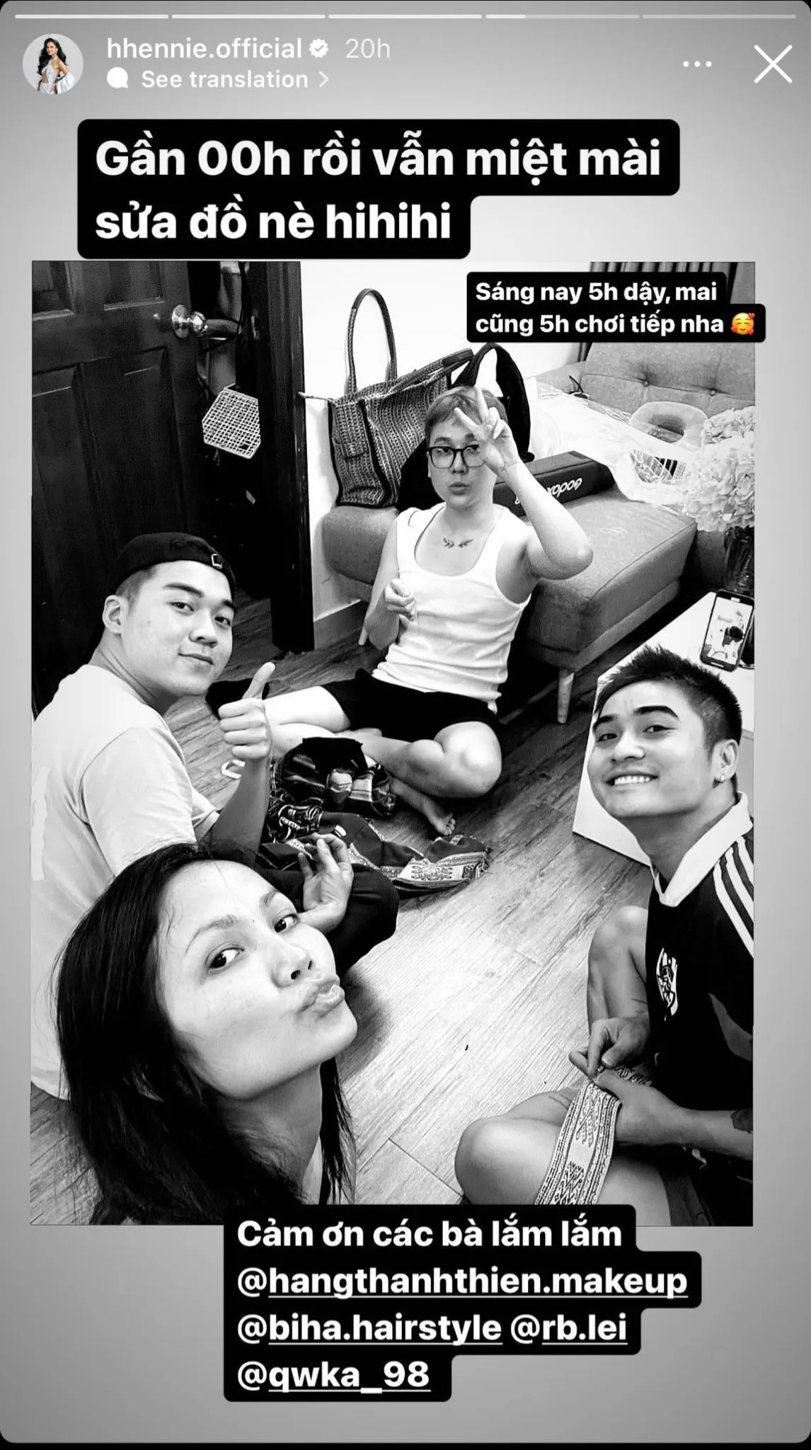 trung-hop-checkin-luc-6-gio-sang-3-sao-nu-vbiz-duoc-don-doan-tham-gia-chi-dep-2023-3