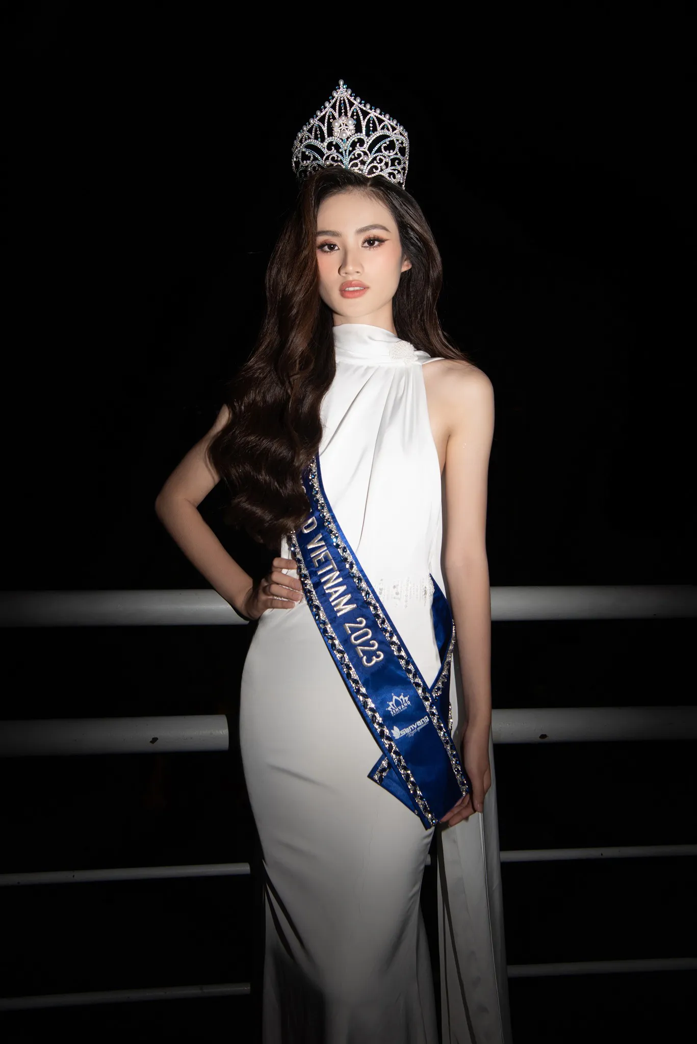 ro-tin-hoa-hau-y-nhi-va-gia-dinh-muon-tra-lai-vuong-mien-