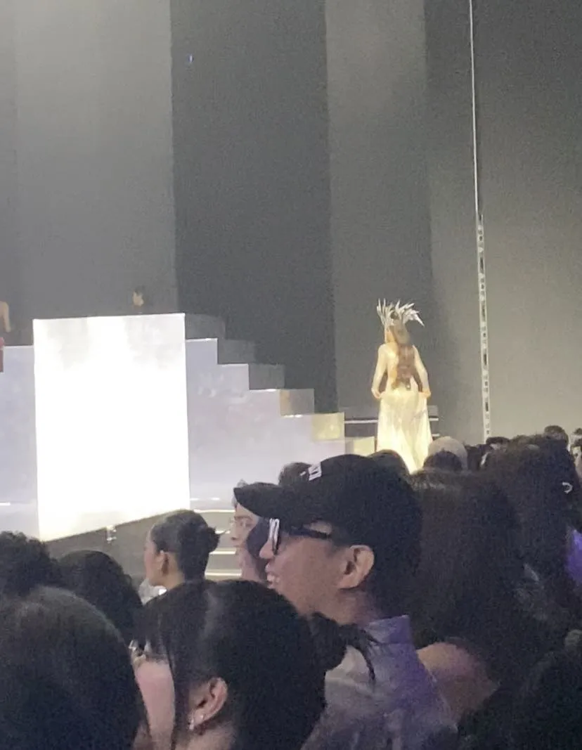 anh-thu-te-nga-tren-san-khau-the-face-vietnam-1