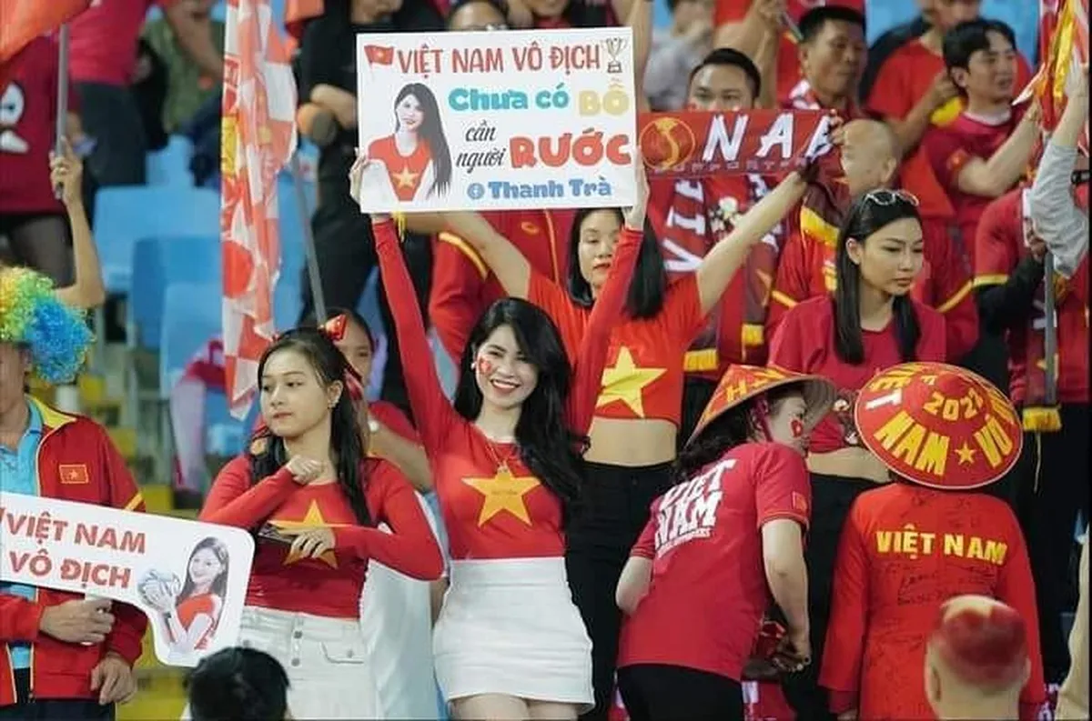 danh-tinh-hot-girl-chup-anh-cung-quang-linh-doi-chan-dai-cuc-pham-duoc-so-sanh-voi-thuy-tien-hoa-ra-la-nguoi-quen-4
