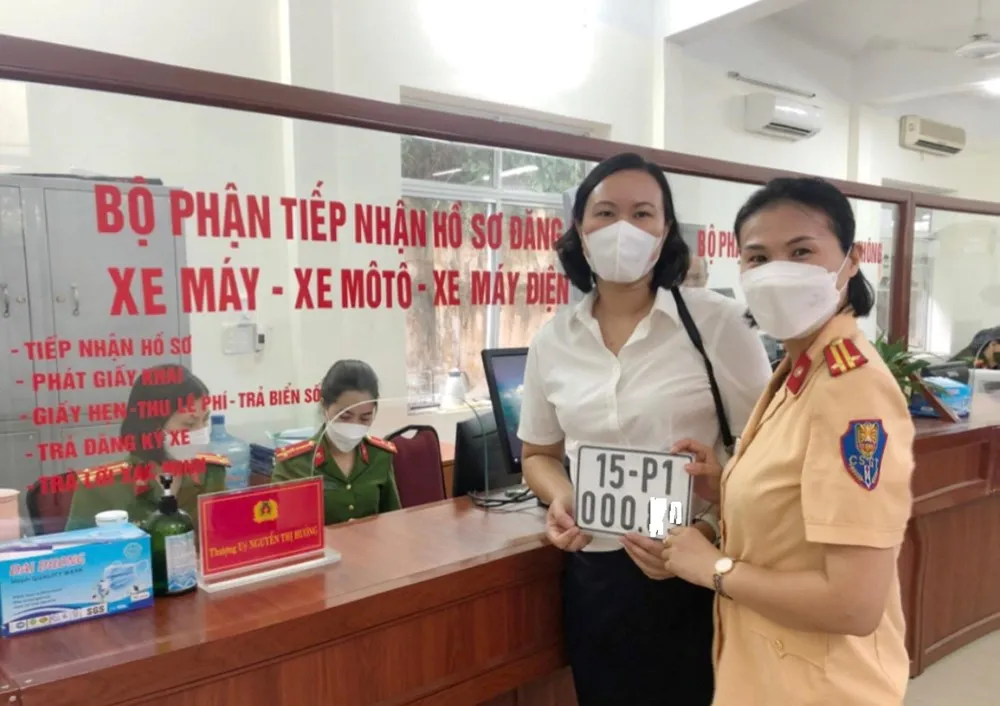 nhieu-nguoi-mua-xe-cu-ngo-ngang-khi-den-doi-bien-so-dinh-danh-bi-goi-di-dang-ky-lai-tu-dau-2