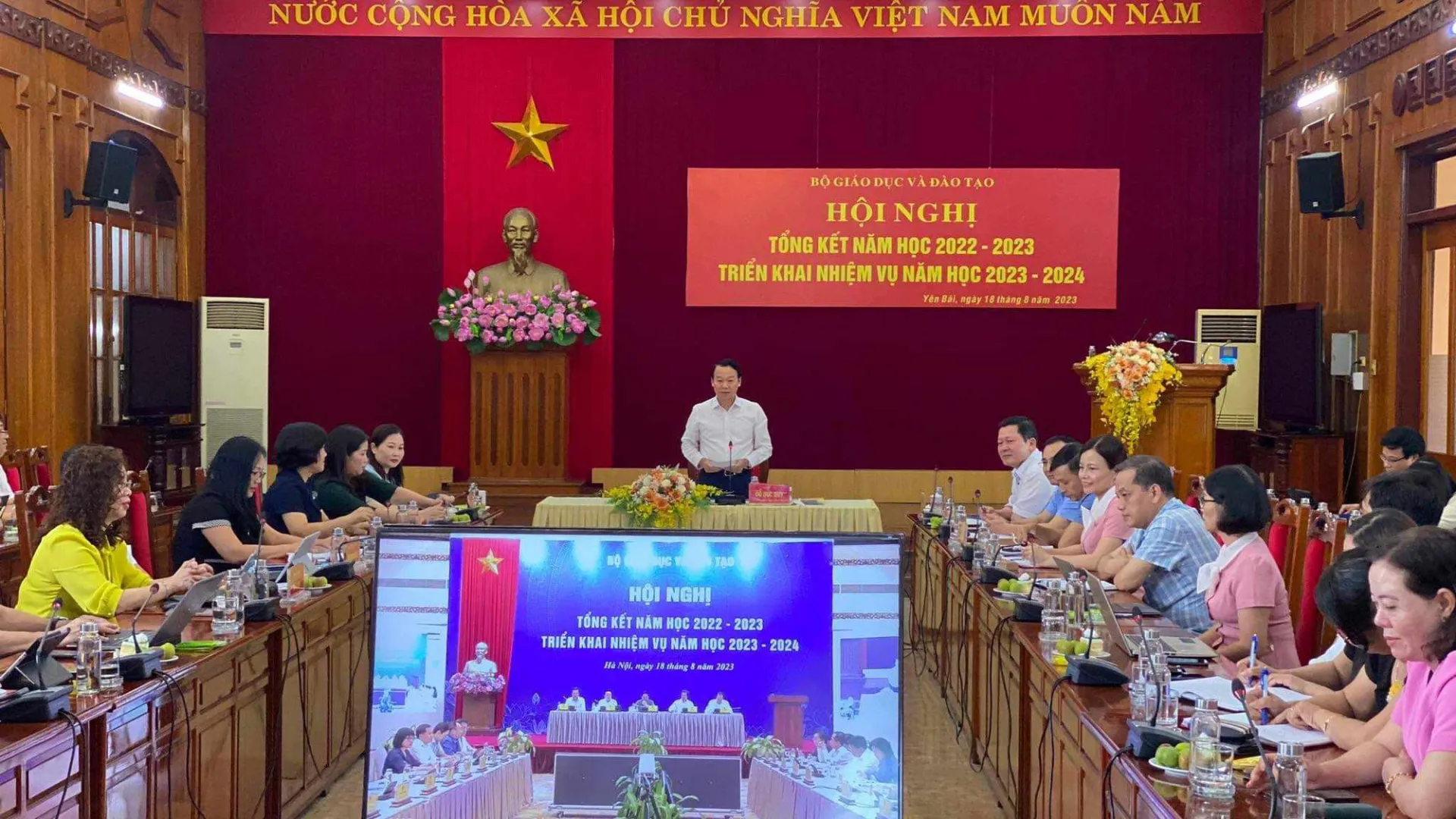mot-tinh-thanh-o-viet-nam-tang-ngay-100-trieu-dong-cho-giao-vien-ve-day-nhung-khong-ai-dong-y-1