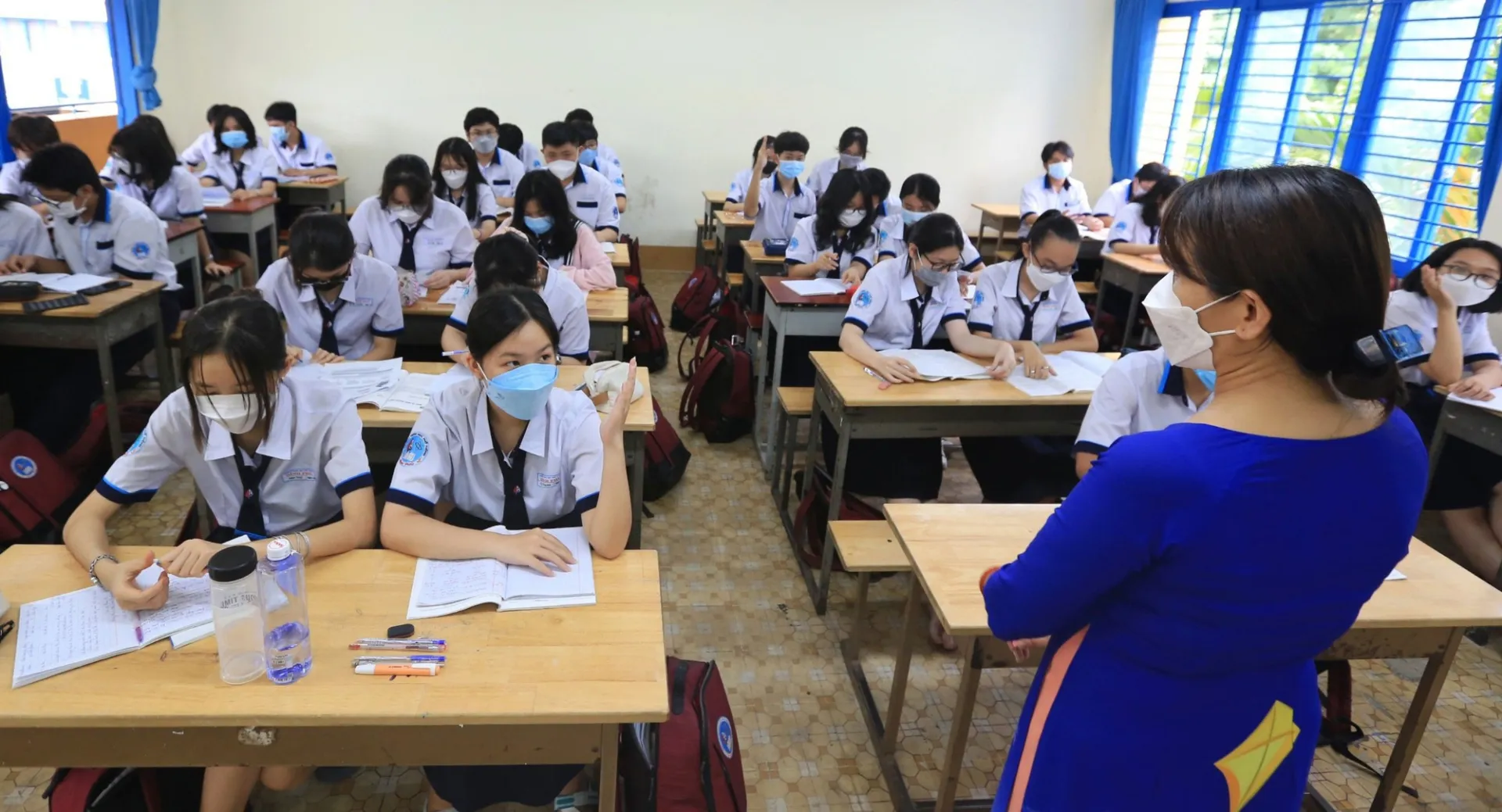 mot-tinh-thanh-o-viet-nam-tang-ngay-100-trieu-dong-cho-giao-vien-ve-day-nhung-khong-ai-dong-y-2