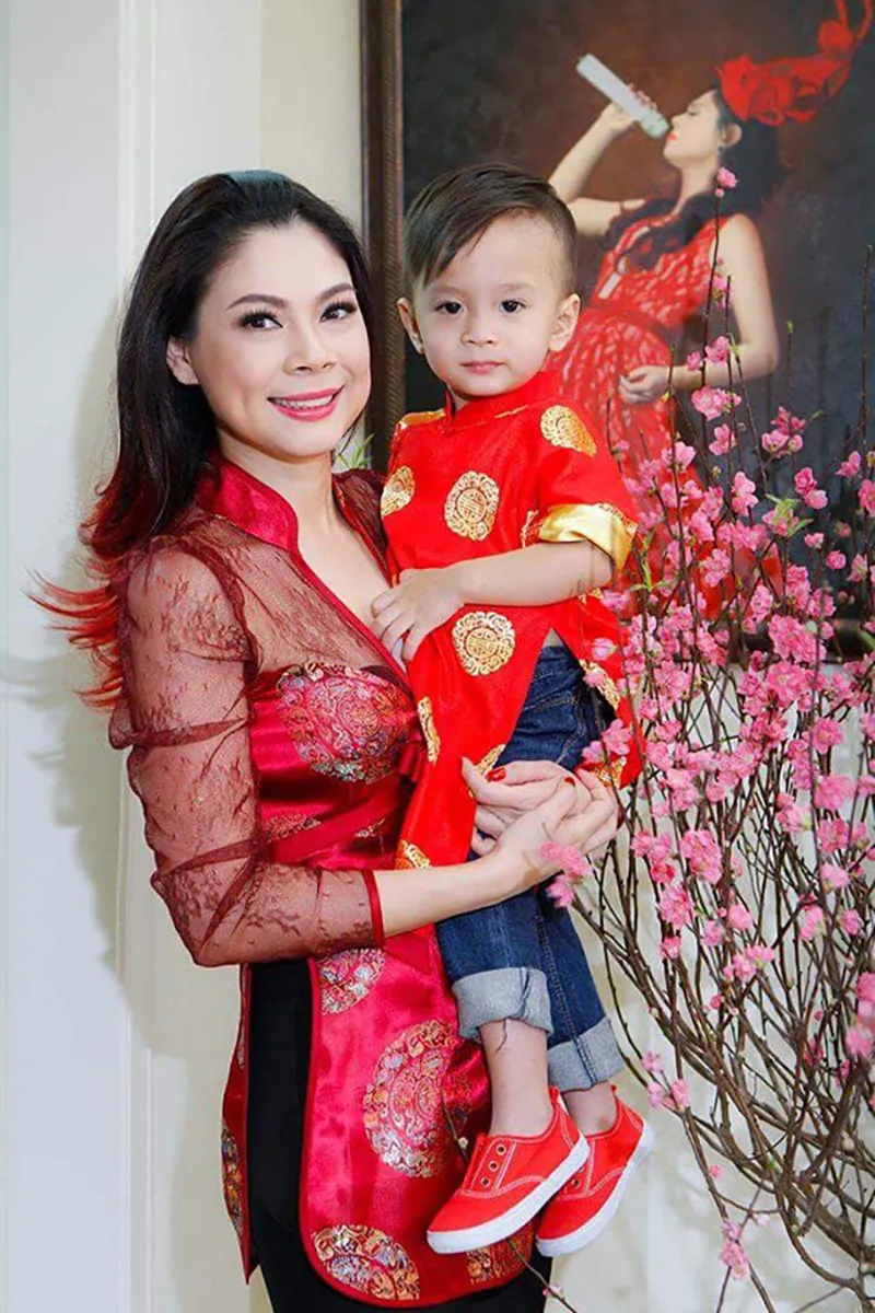 con-trai-jacky-cua-ca-si-thanh-thao-theo-bo-bui-cua-me-duoc-dat-cai-ten-cuc-tham-thuy-3