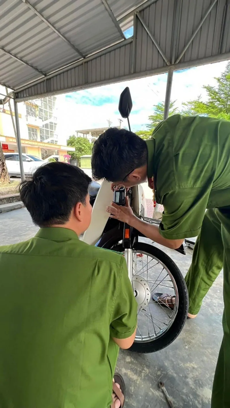 danh-tinh-chu-nhan-chiec-honda-dream-doi-2003-co-bien-so-vip-tu-quy-8-la-ai-3