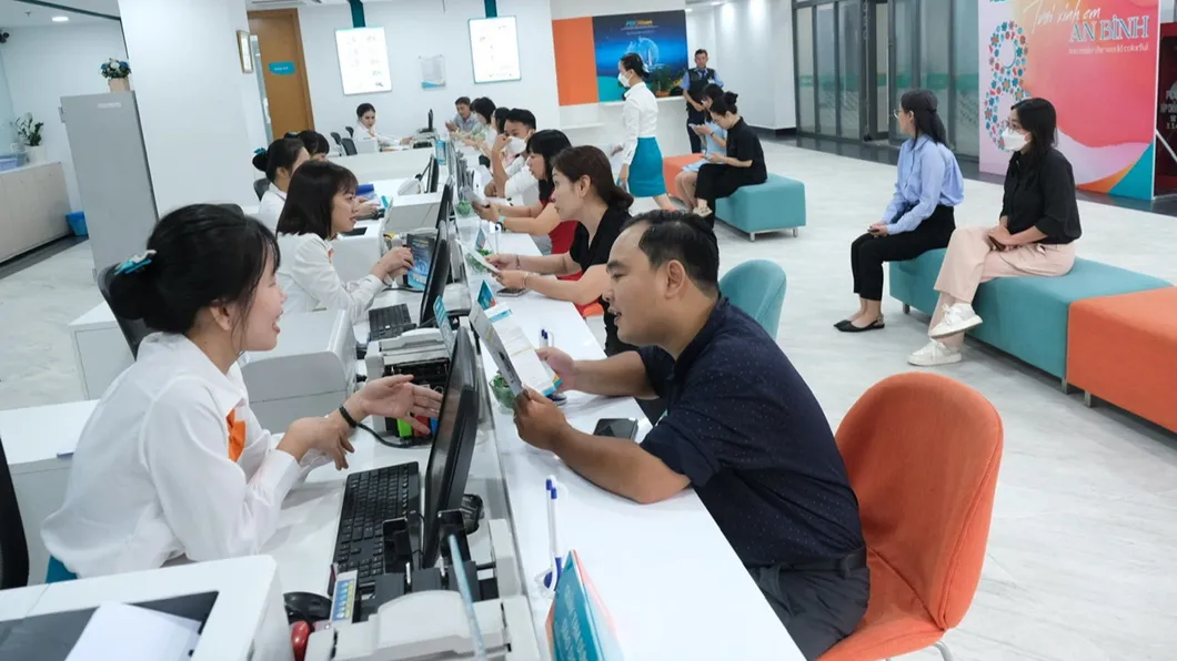 ke-tu-23-8-ngan-hang-nha-nuoc-ngung-thi-hanh-thong-tu-06-nguoi-vay-von-duoc-huong-loi-3