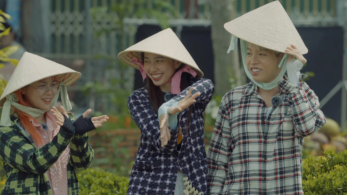 hoa-hau-thuy-tien-lan-dau-thu-suc-lam-rapper-trong-mv-moi-ket-hop-voi-duc-phuc-2