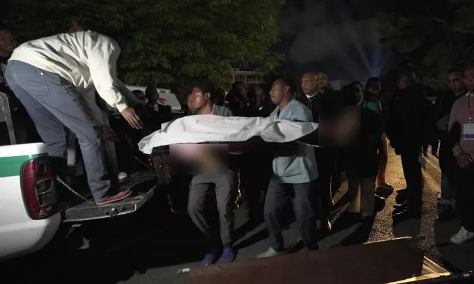 canh-tuong-hang-tram-nguoi-giam-dap-o-san-van-dong-da-co-7-tre-em-khong-qua-khoi-1