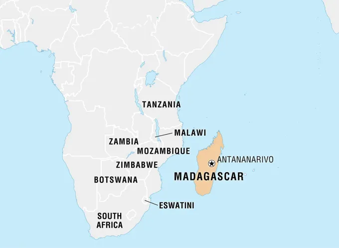 canh-tuong-hang-tram-nguoi-giam-dap-o-san-van-dong-da-co-7-tre-em-khong-qua-khoi-2