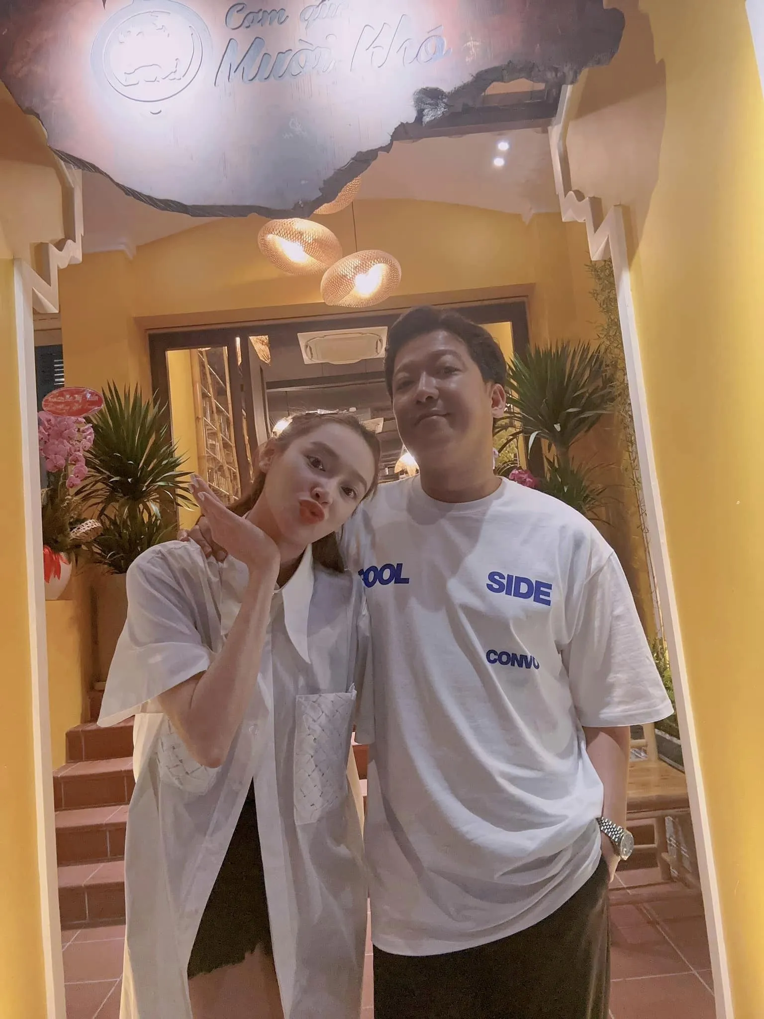 nha-phuong-dien-do-trang-lan-at-co-dau-trong-dam-cuoi-nhung-duoc-khen-vi-ly-do-ngoai-le-4