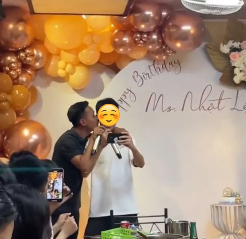 quang-linh-vlog-hon-tham-thiet-mot-nguoi-ban-trong-tiec-gia-dinh-danh-tinh-ai-cung-hot-hoang-2
