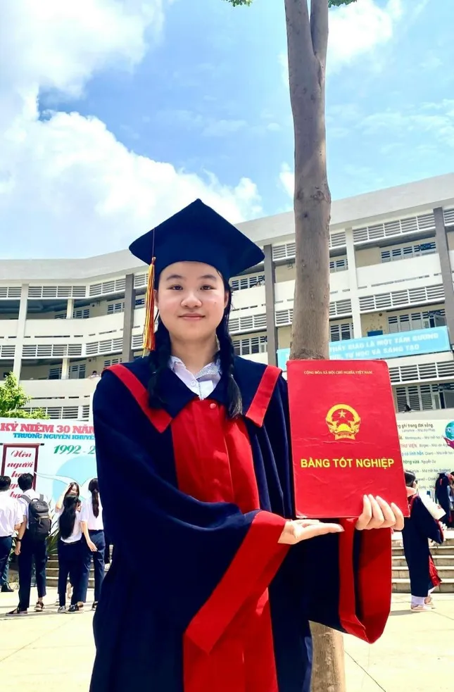 mot-lop-hoc-dinh-cua-dinh-co-100-hoc-sinh-thi-do-cac-truong-khoa-thuoc-nganh-y-5