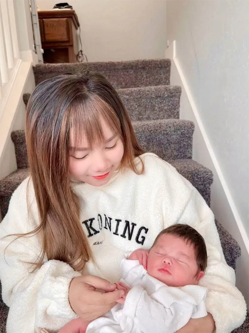 con-gai-5-thang-tuoi-mac-chung-dau-khong-tron-cap-doi-dong-gioi-viet-nam-dua-con-sang-my-dieu-tri-8