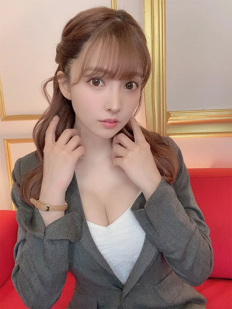 boc-tran-doi-tu-hon-loan-cua-sao-nu-nhat-ban-nu-than-trong-mong-bao-chang-trai-quen-cung-luc-2-ban-trai-2