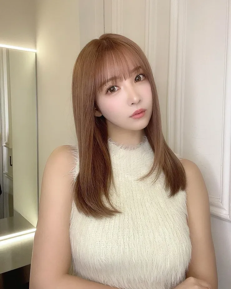 boc-tran-doi-tu-hon-loan-cua-sao-nu-nhat-ban-nu-than-trong-mong-bao-chang-trai-quen-cung-luc-2-ban-trai-4