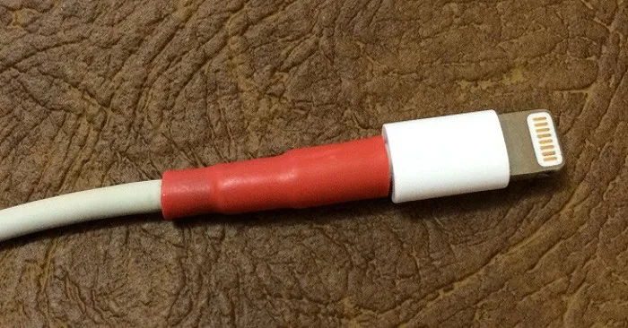 vi-sao-cap-sac-iphone-rat-de-bi-dut-gay-so-voi-cac-dong-thiet-bi-khac-4