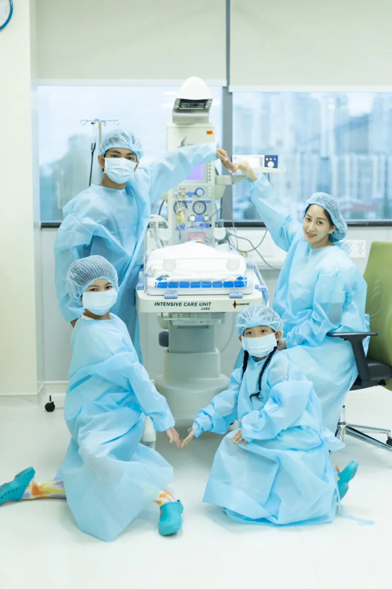 khanh-thi-sinh-con-thu-3-em-be-nang-2-3-kg-2