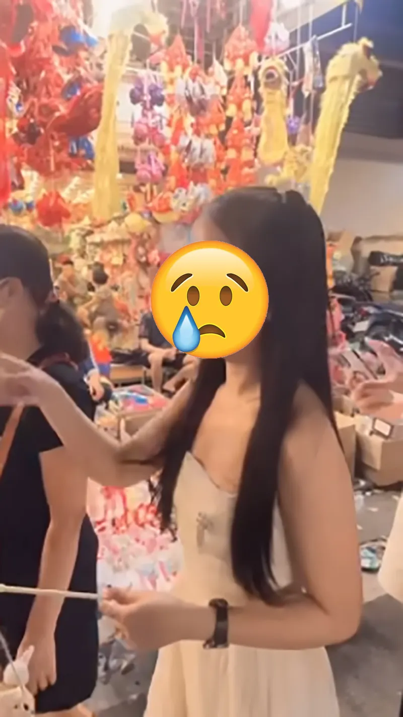 di-chup-hinh-trung-thu-nhung-bi-nghi-khong-mua-den-long-ung-ho-co-gai-bi-chu-tiem-tac-dong-vat-ly-3