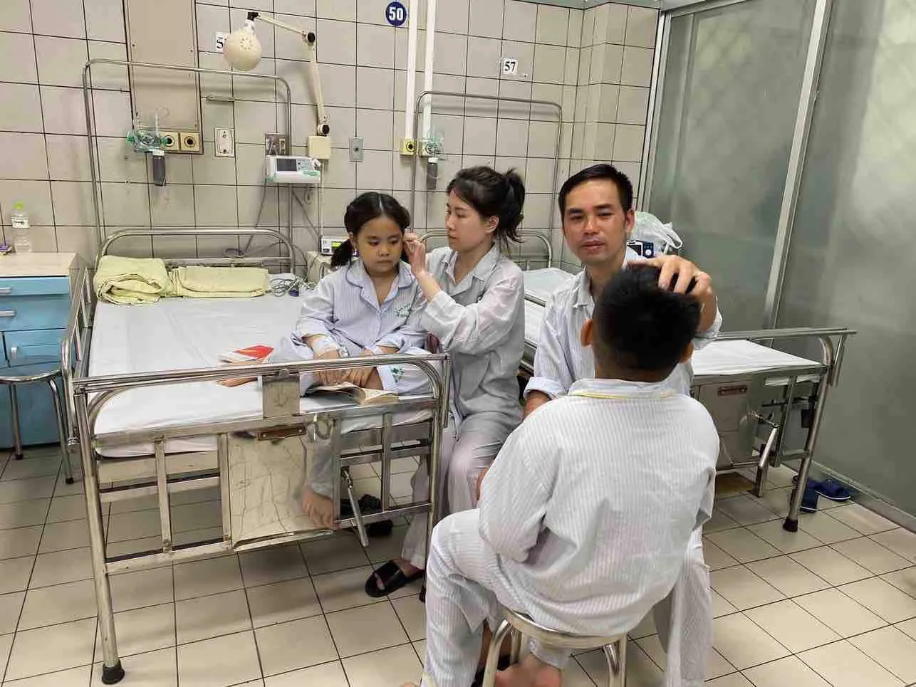 gia-dinh-4-nguoi-song-sot-ky-dieu-doan-tu-sau-vu-chay-chung-cu-nho-ap-dung-1-cach-khong-ai-ngo-1