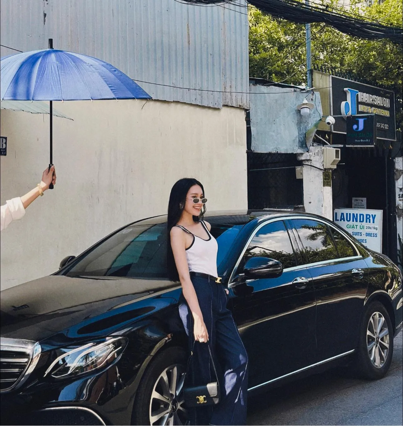 gia-the-khung-cua-vo-sap-cuoi-doan-van-hau-6