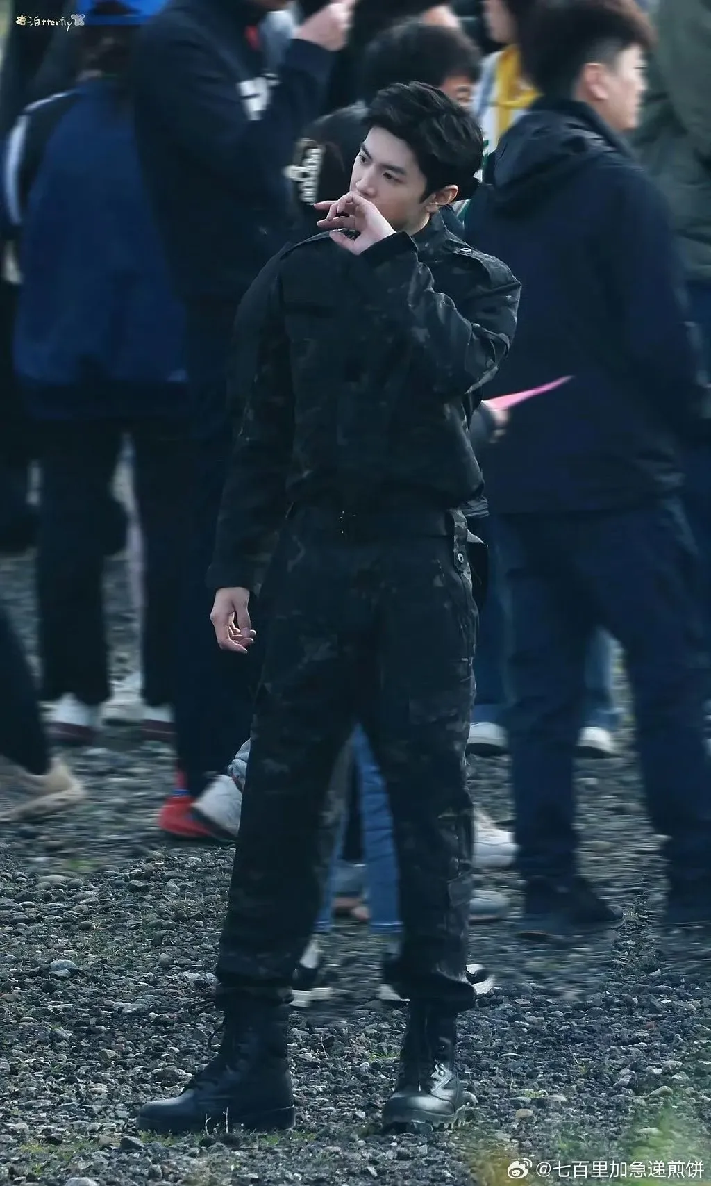 ban-trai-trieu-lo-tu-khien-fan-that-vong-khi-dong-phim-nguoi-linh-mac-chung-1-loi-nhieu-sao-nam-thuong-bi-5