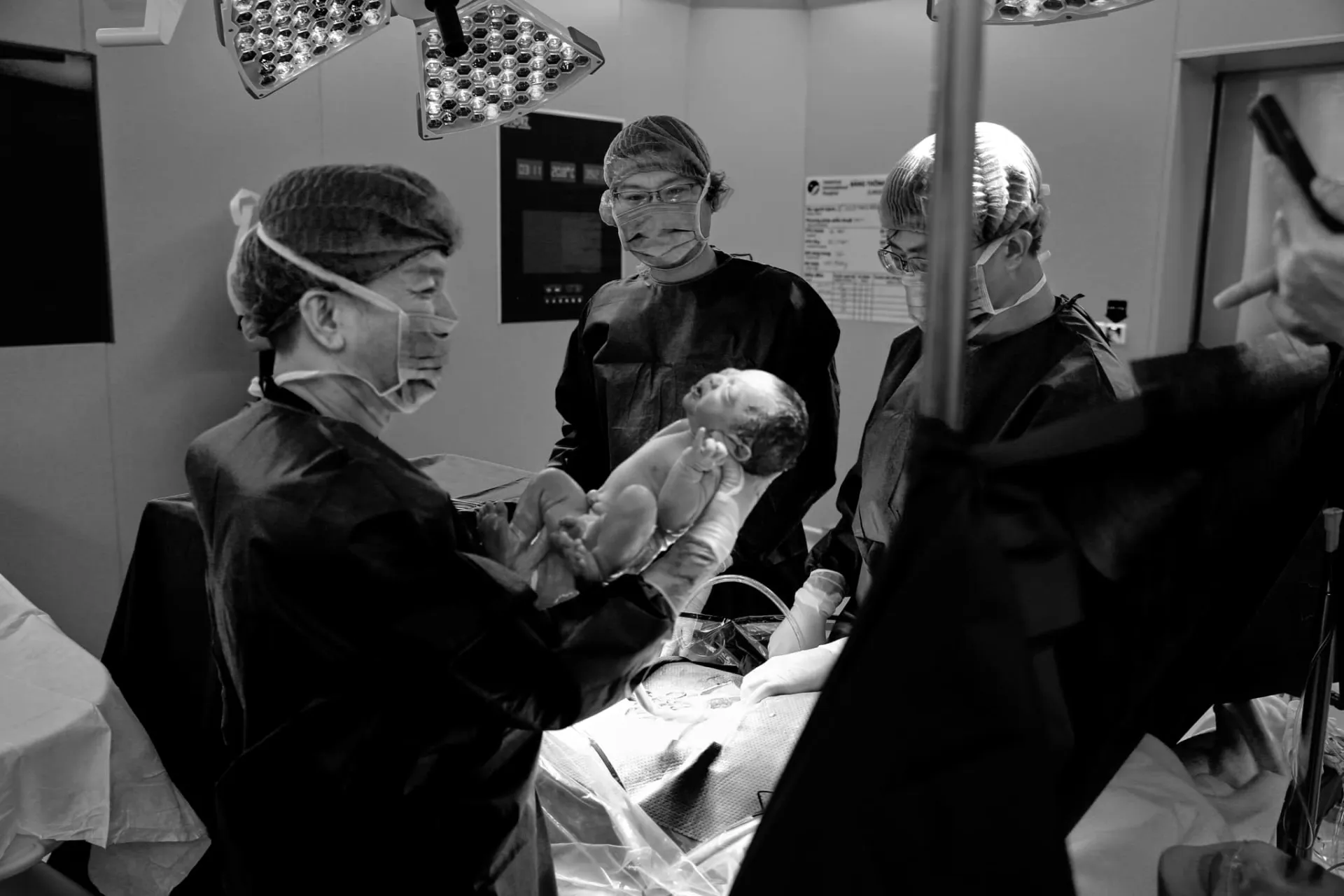 minh-hang-cong-khai-can-canh-nhan-sac-quy-tu-dau-long-netizen-thot-len-soai-ca-tuong-lai-cua-vbiz-2