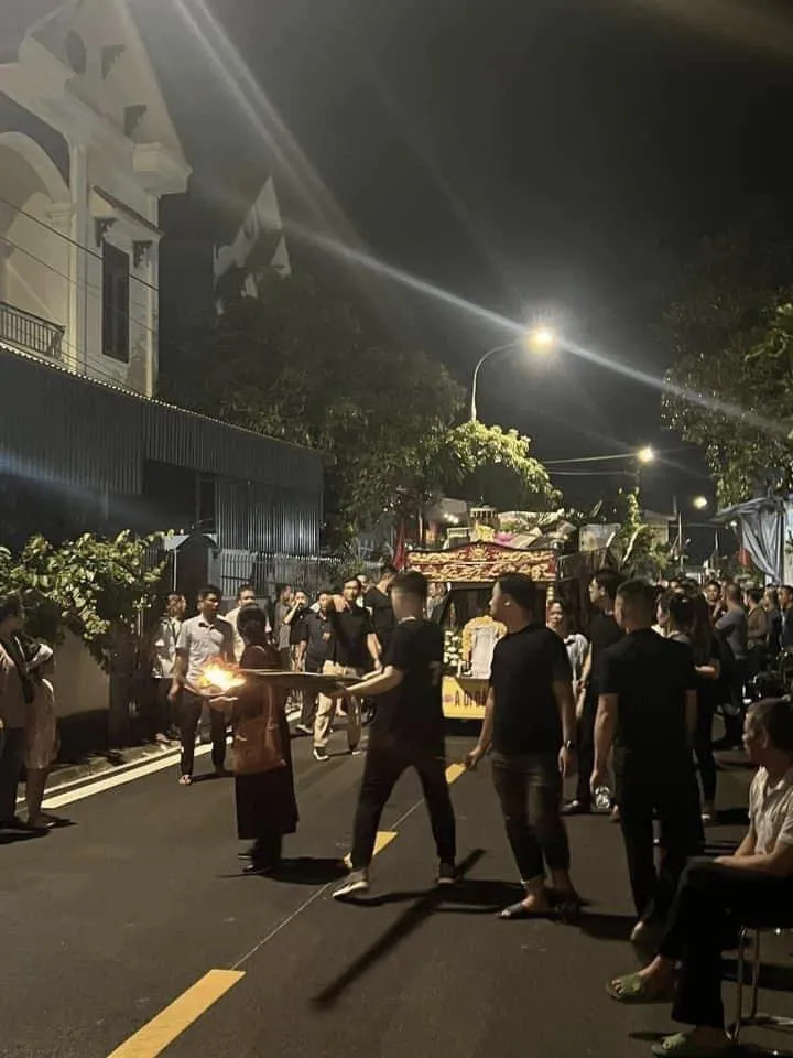 dam-tang-trong-dem-cua-be-gai-21-thang-tuoi-bi-bat-coc-o-ha-noi-tieng-khoc-nhoi-long-1