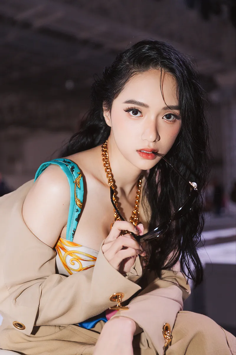 huong-giang-do-sac-cung-ngu-thu-han-4
