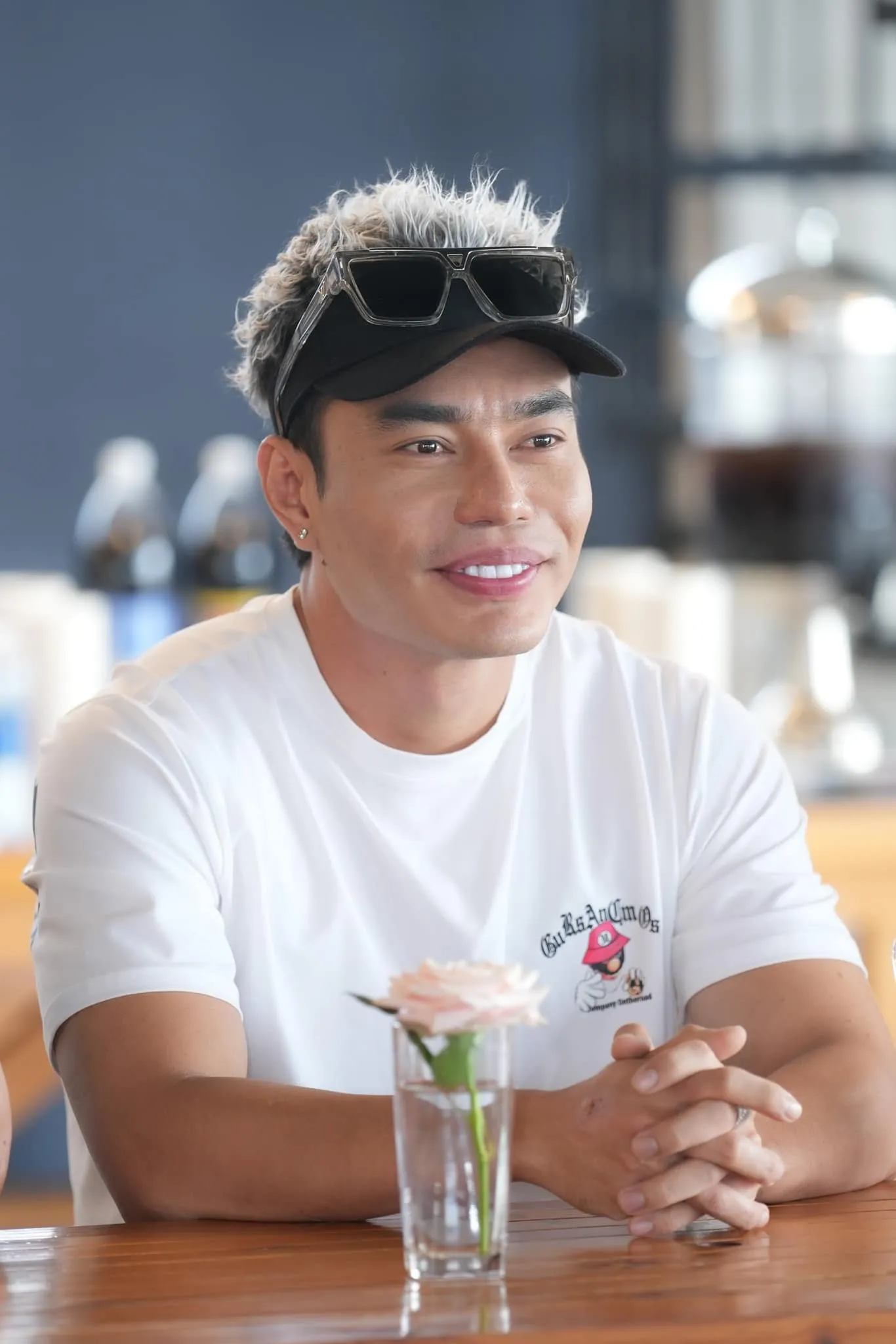 le-duong-bao-lam-gay-tranh-cai-khi-nho-nguoi-cong-minh-do-so-uot-giay-7