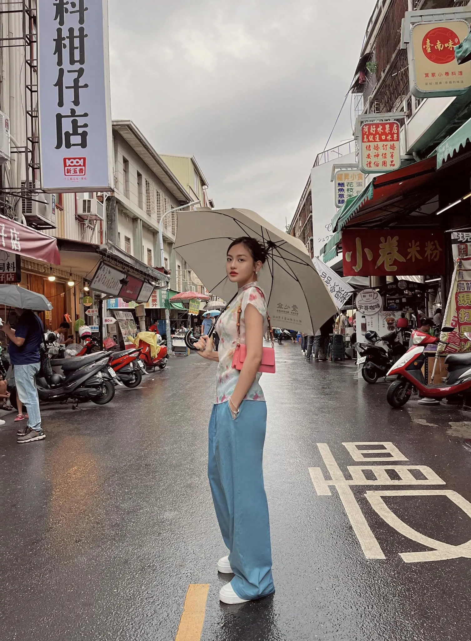 thuy-anh-thai-dung-trai-nghiem-du-lich-dai-loan-1