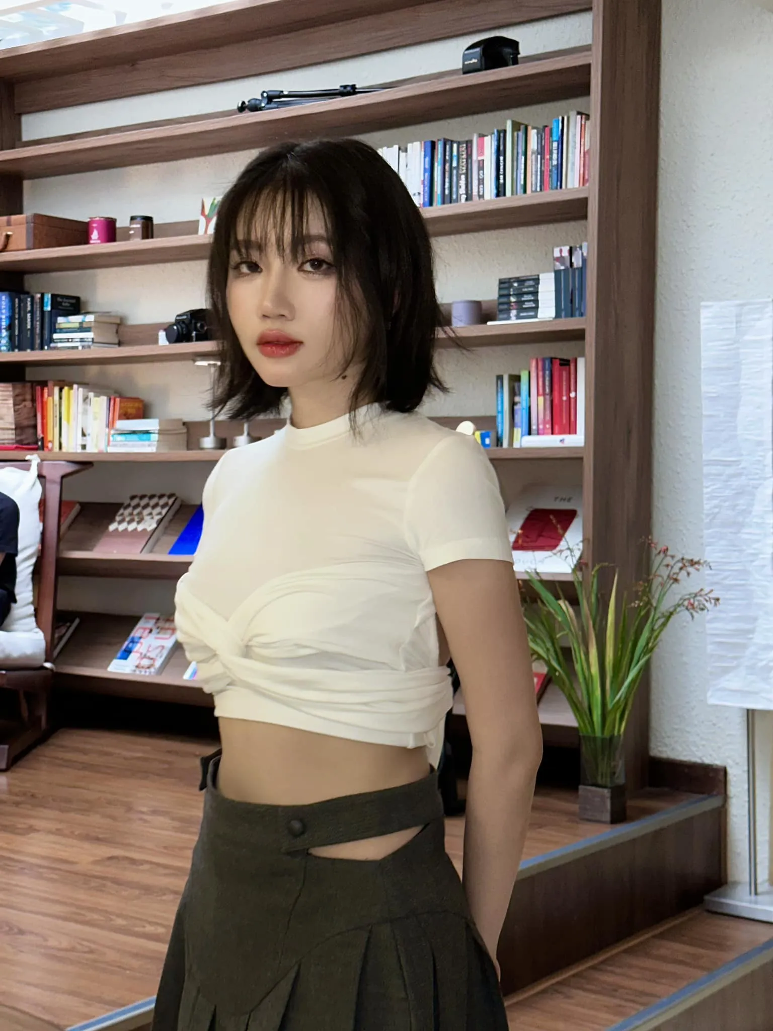 hoang-dung-bi-orange-boc-phot-lua-khi-lo-mat-la-tho-xo-khuyen-cua-ca-si-mat-na-6