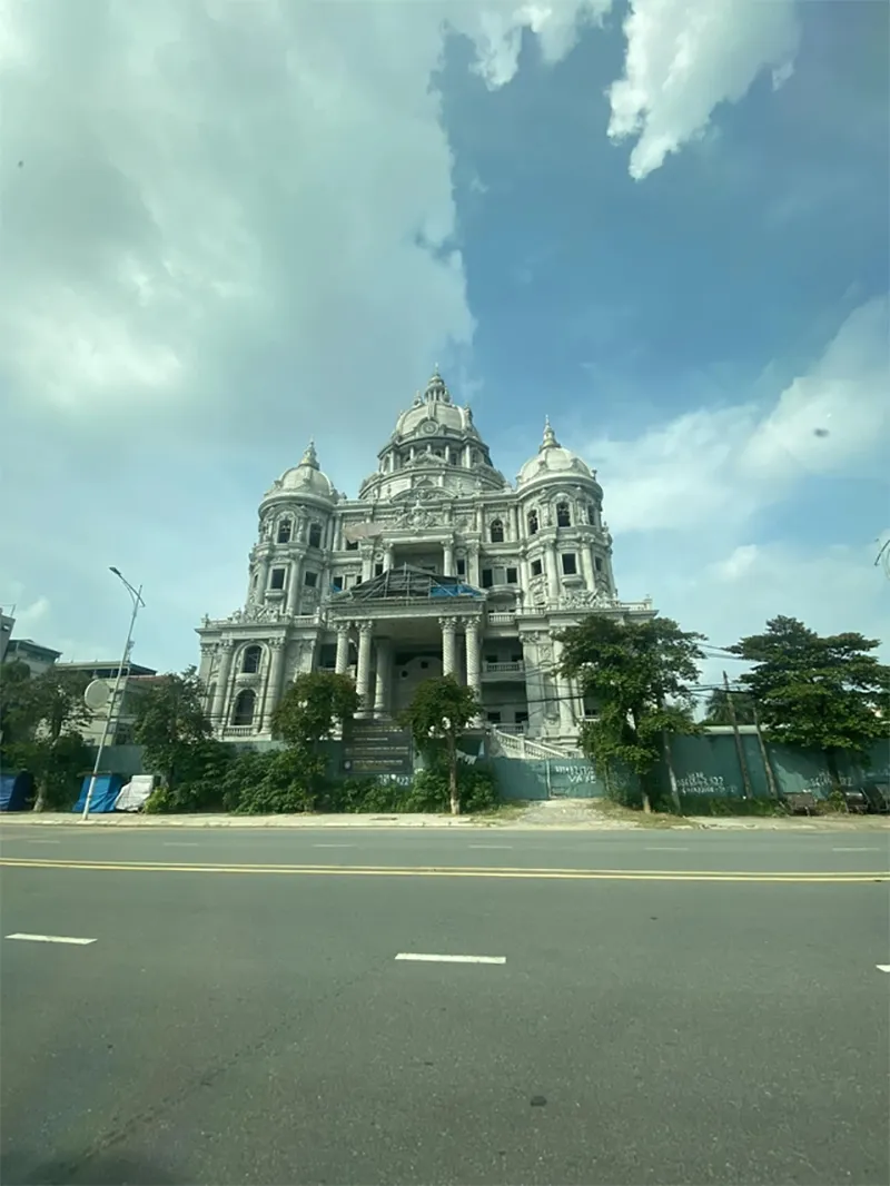 danh-tinh-chu-lau-dai-nguy-nga-nhat-nhi-viet-nam-o-phu-tho-xay-dung-tu-2019-gio-moi-xong-2