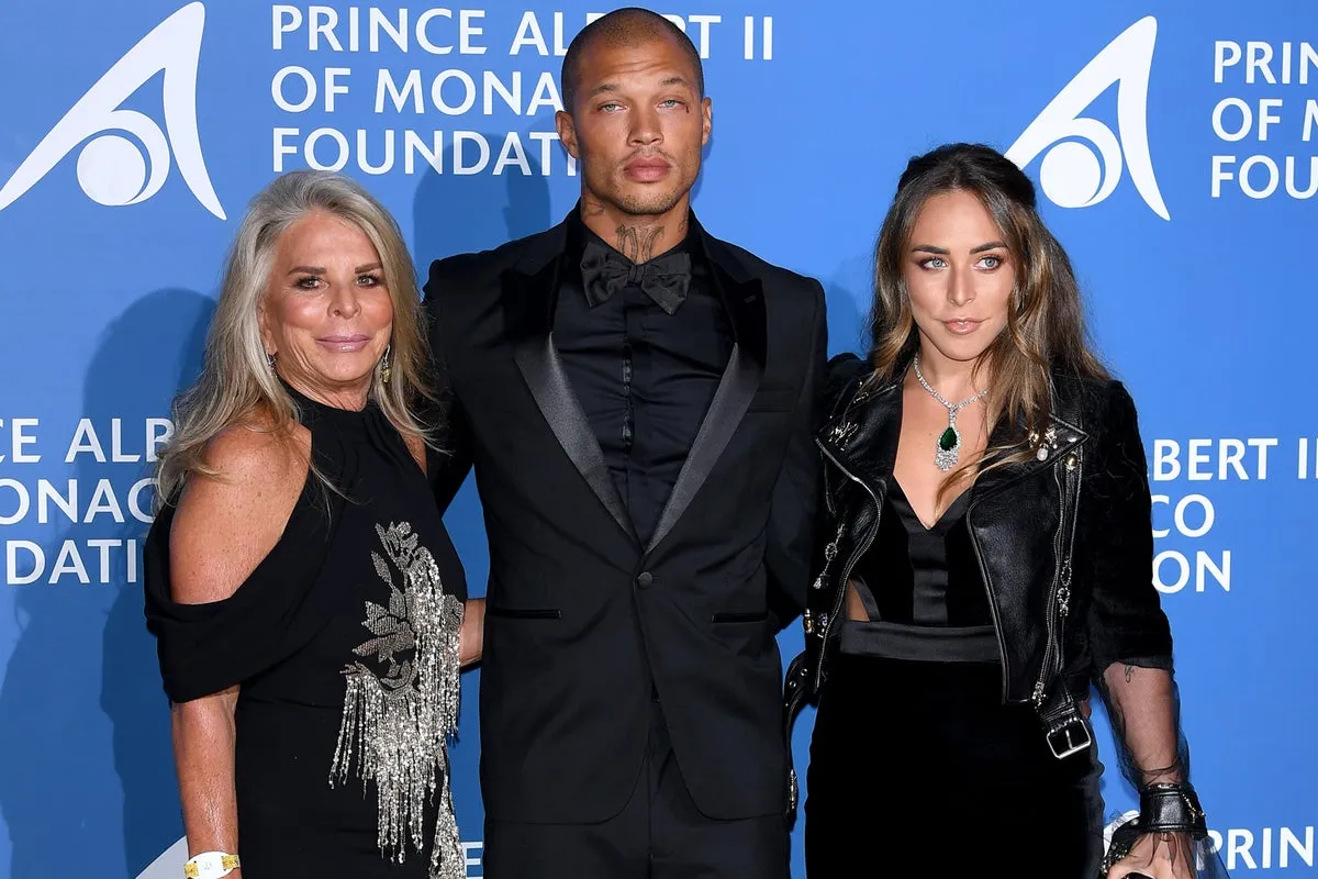 con-gai-cung-nha-ty-phu-phai-long-ten-toi-pham-dep-trai-nhat-the-gioi-va-cuoc-song-hien-tai-ra-sao-2