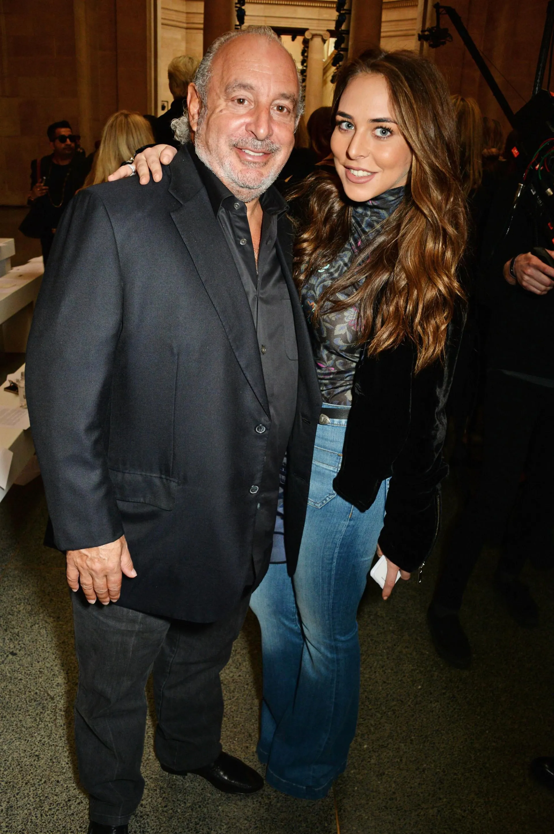 con-gai-cung-nha-ty-phu-phai-long-ten-toi-pham-dep-trai-nhat-the-gioi-va-cuoc-song-hien-tai-ra-sao-4